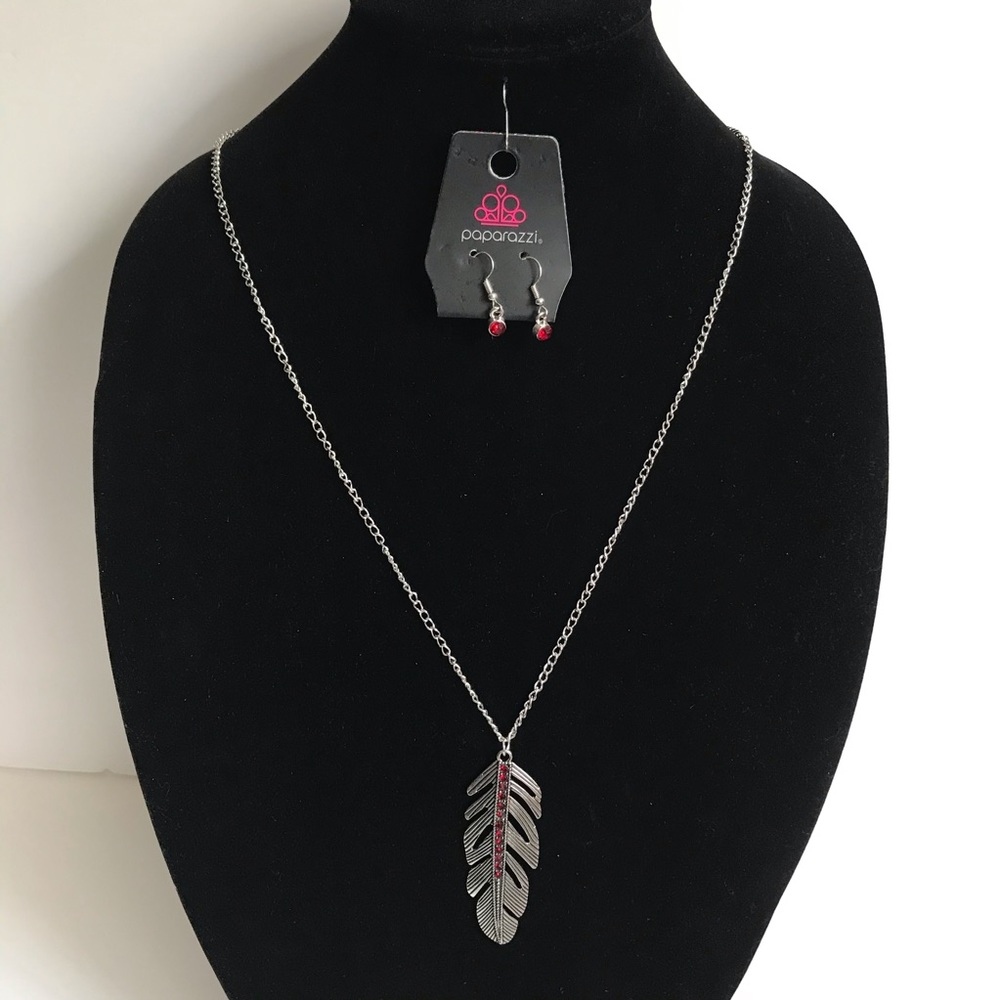 Paparazzi Necklace with matching earrings